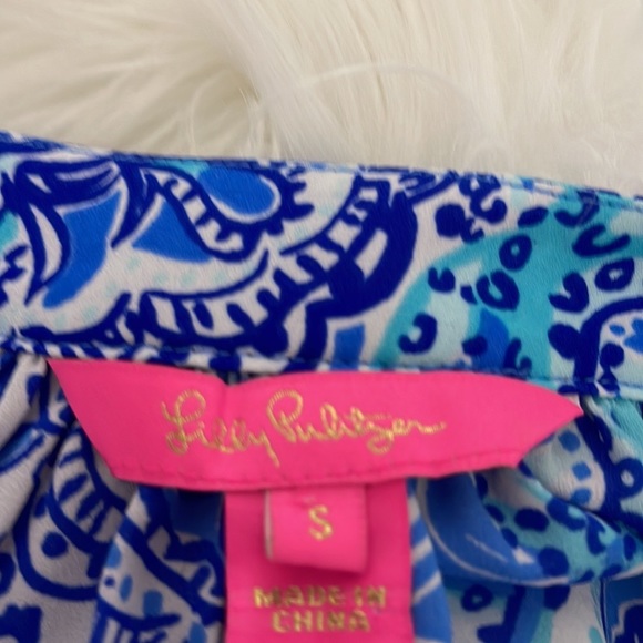 MOVING SALE: Lilly Pulitzer Anela Blouse in Coastal Blue Legga Sea - Picture 6 of 7